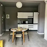 Rosa Di Apartment